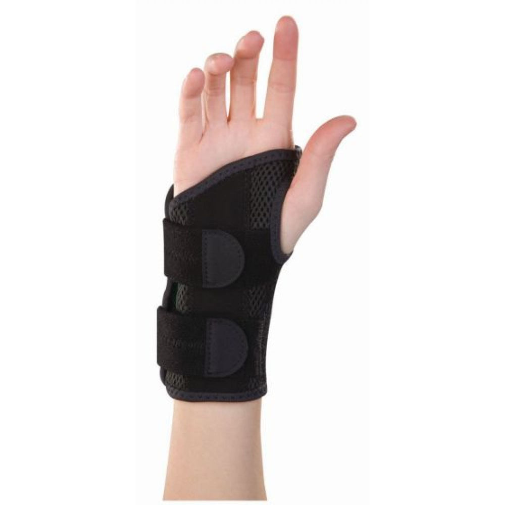 Mueller Green Fitted Wrist Brace