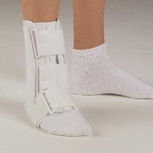 DeRoyal Leatherette / Vinyl Ankle Braces - Leatherette Ankle Splint with Stays and Laces, Size M - 4002-02