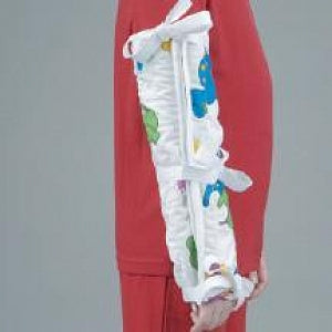 DeRoyal Pediatric Elbow Immobilizers - Elbow Positioner Splint, Pediatric, Cotton, Wood - M7024